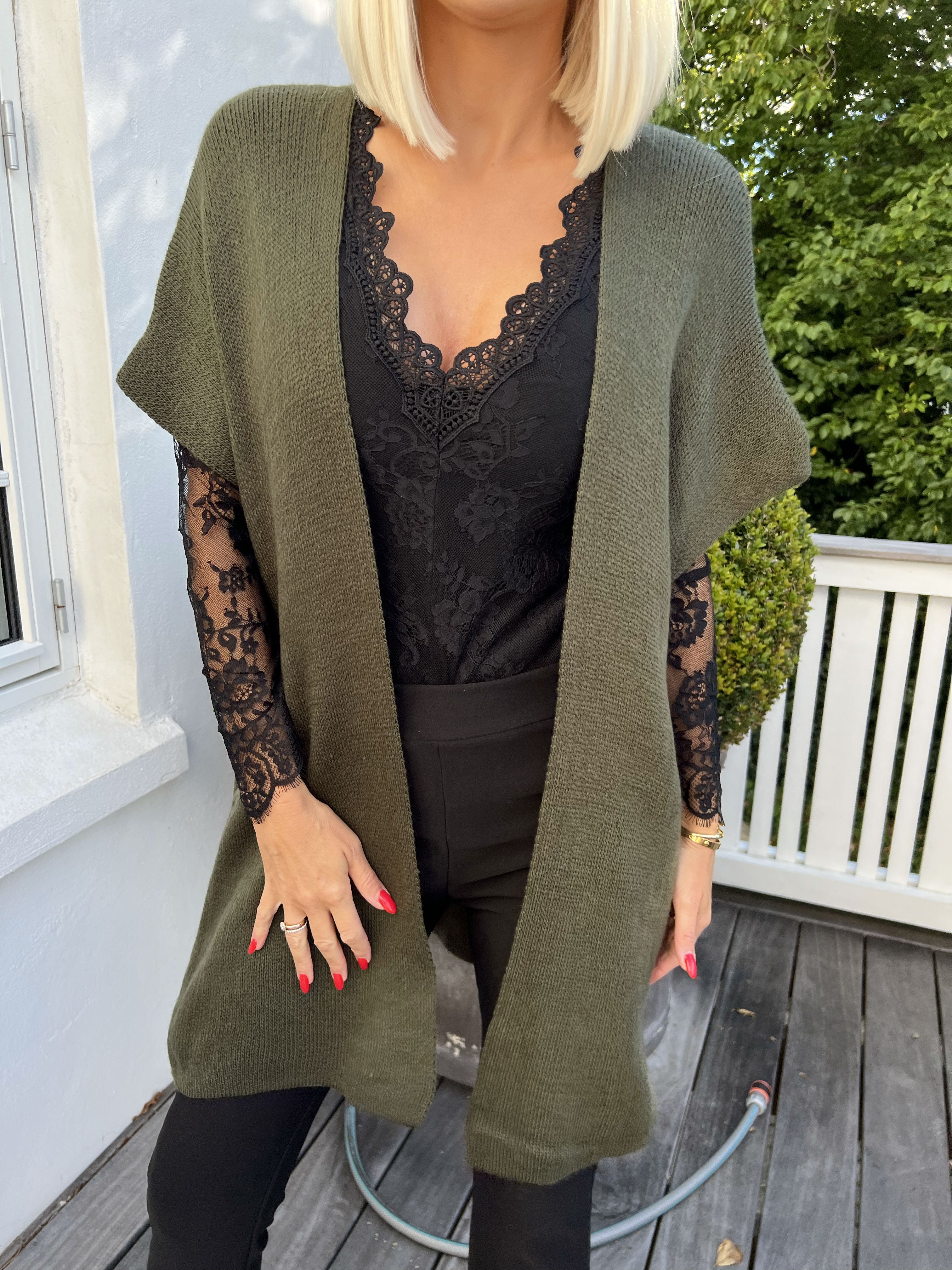 Tilly Plain - Blød strik cardigan uden ærmer